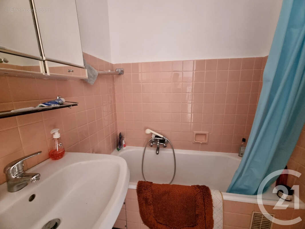 Appartement à ROQUEBRUNE-CAP-MARTIN
