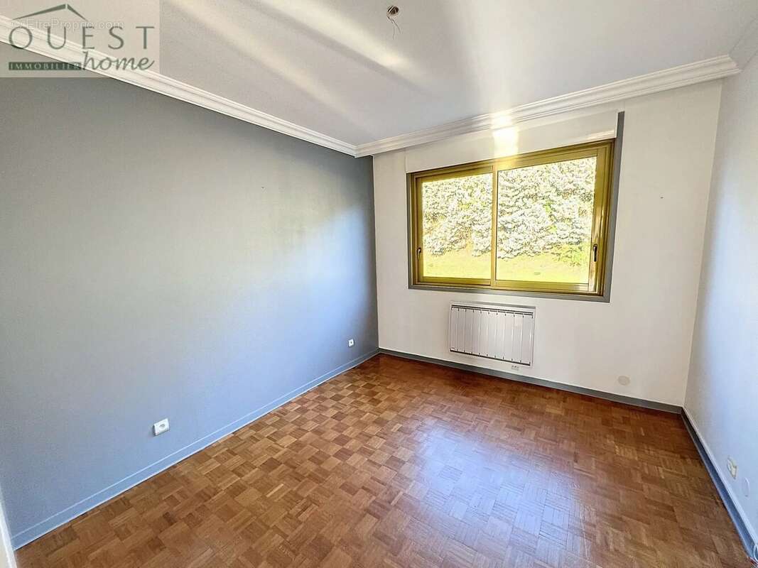 Appartement à CHARBONNIERES-LES-BAINS