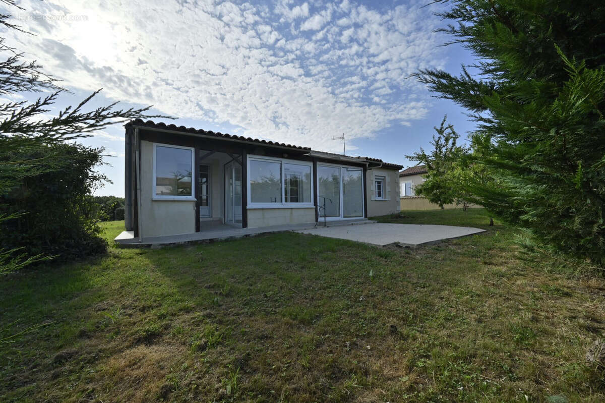 Maison à SAINTES