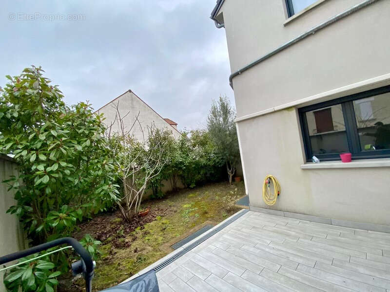 Maison à SARTROUVILLE