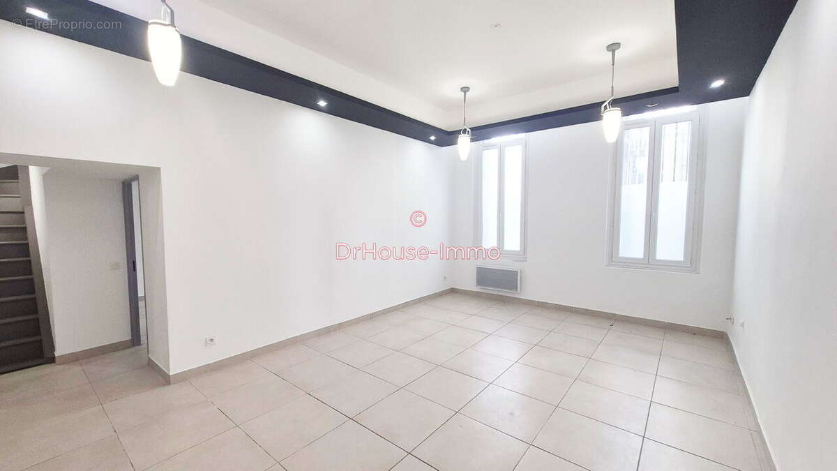 Appartement à MARSEILLE-1E