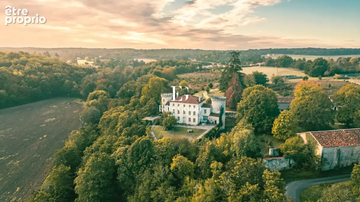 Château du xiiie siècle et son domaine de 8 hectares aux portes d'angoulême - photo 24