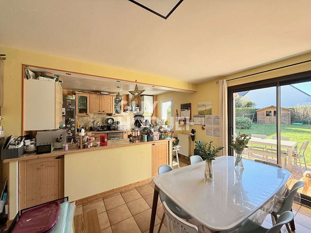 Maison à CORMELLES-LE-ROYAL