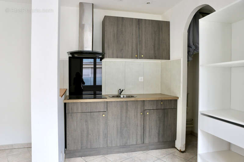 Appartement au premier étage à vendre 2 pièces REIMS (51), libre de toutes occupations ; - photo 11