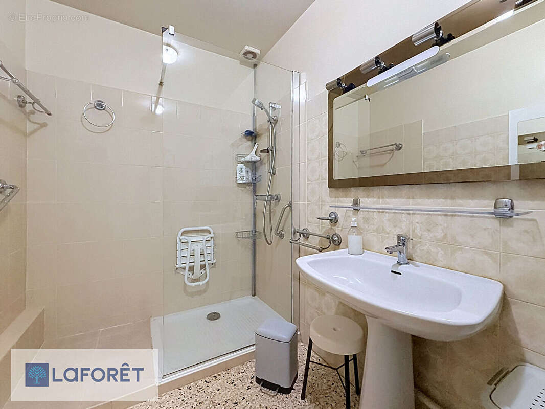 Six-Fours-les-Plages -Bucarin -Maison T4 -Plain-pied - photo 11
