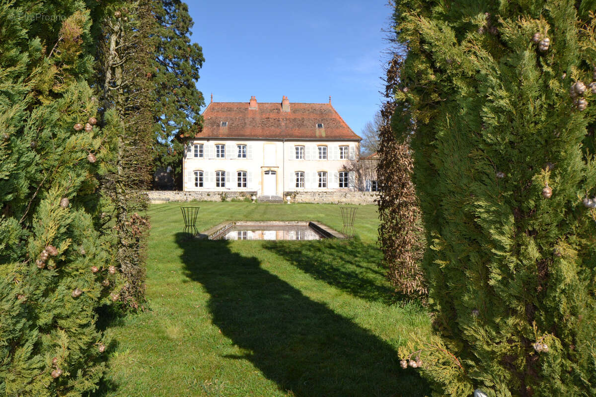 Maison à LA CLAYETTE