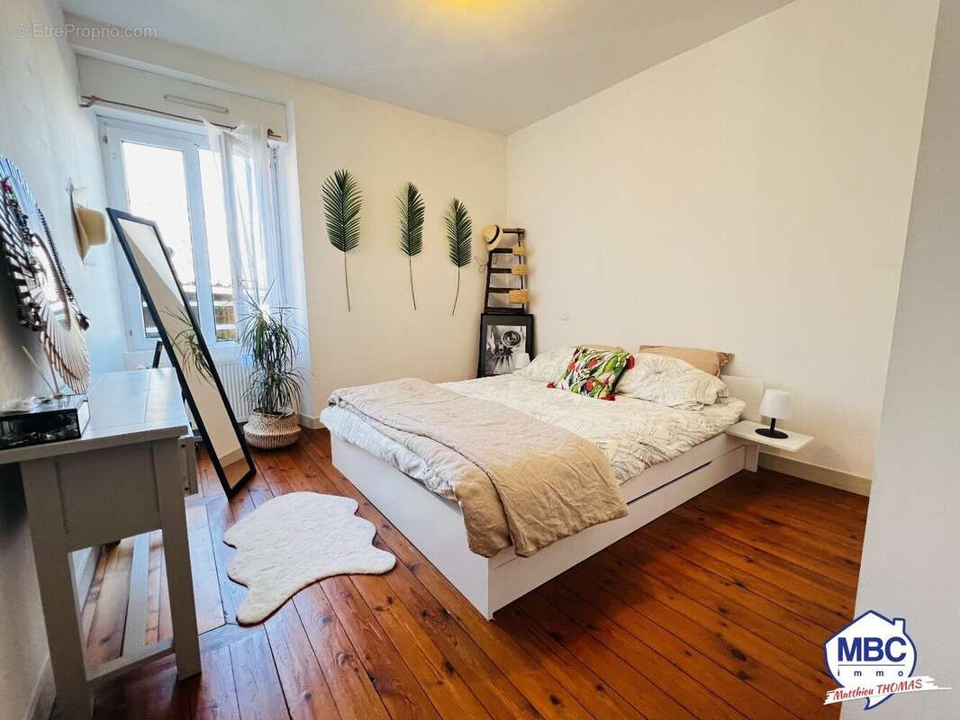 Maison à MONTREVAULT