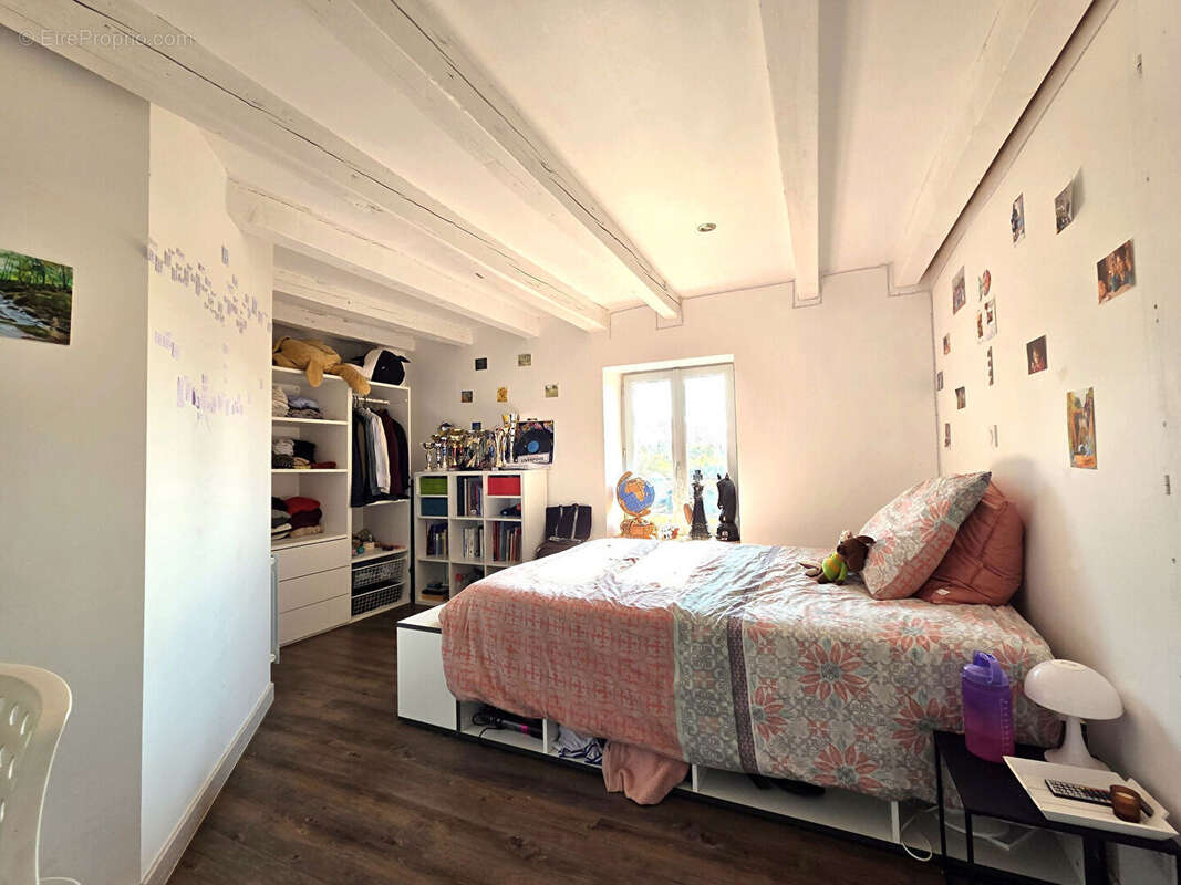 Maison à COMMENAILLES