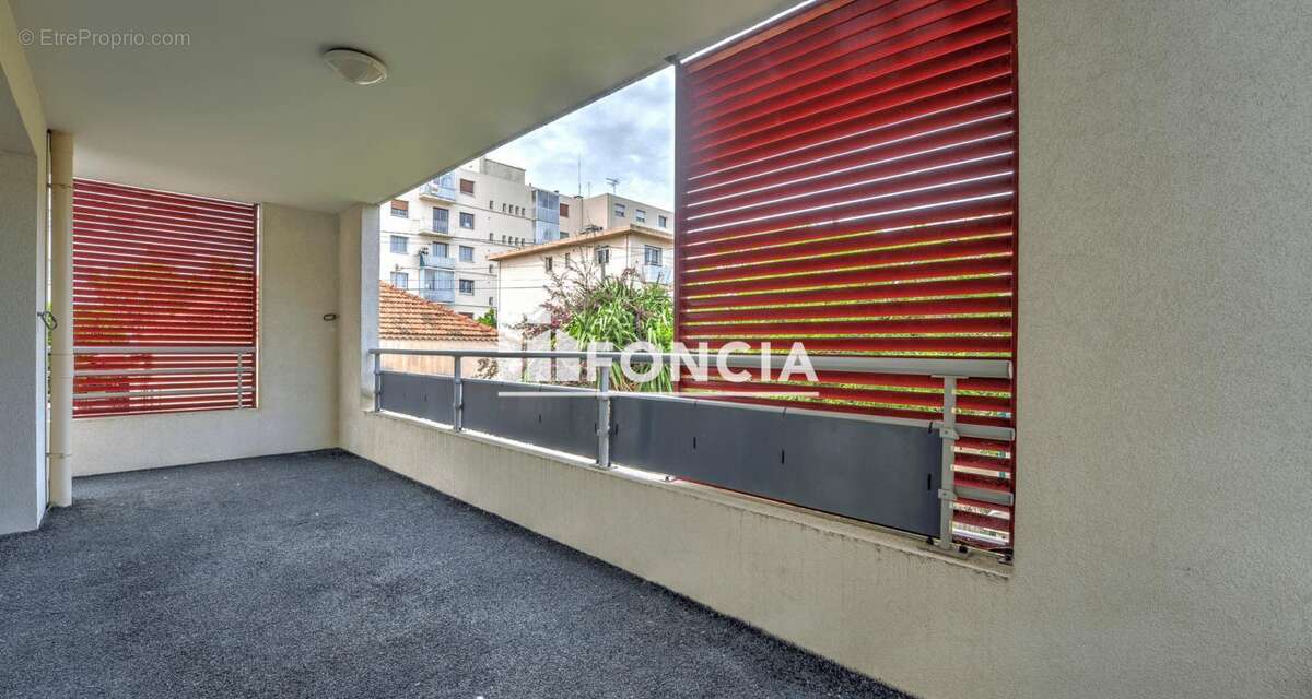 Appartement à SAINT-LAURENT-DU-VAR