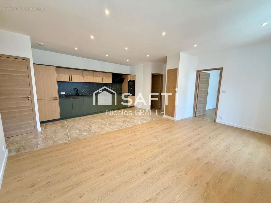 Appartement 78 m² à Millau  - photo 2