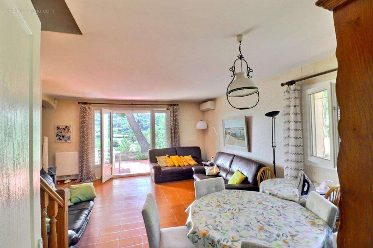 Maison à LA CADIERE-D&#039;AZUR