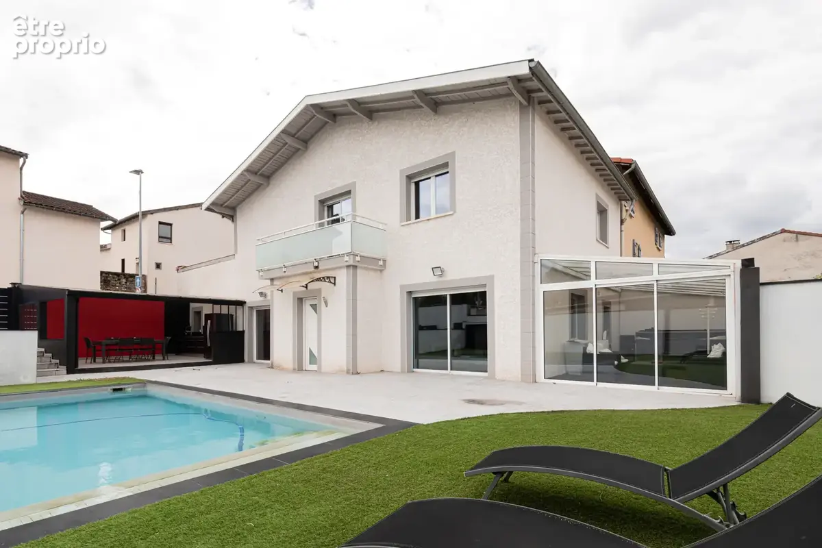 Maison de 212 m2 (intersection Rillieux/Caluire/Sathonay) avec Piscine - photo 1