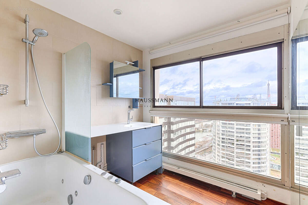 Appartement à PARIS-15E