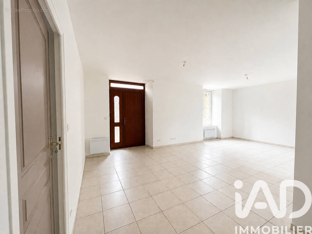 Photo 1 - Appartement à LA ROCHE-DERRIEN