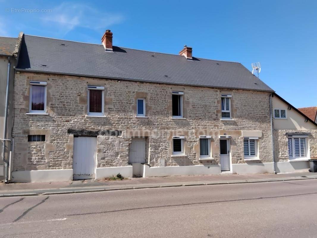 Maison à NOYERS-BOCAGE