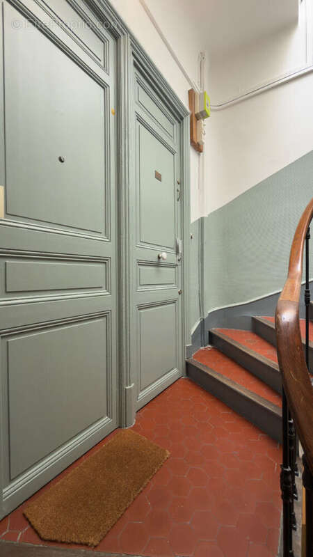 Appartement à MARSEILLE-5E