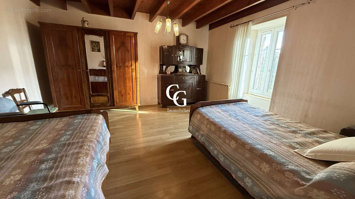 Maison à VIEILLEVIGNE