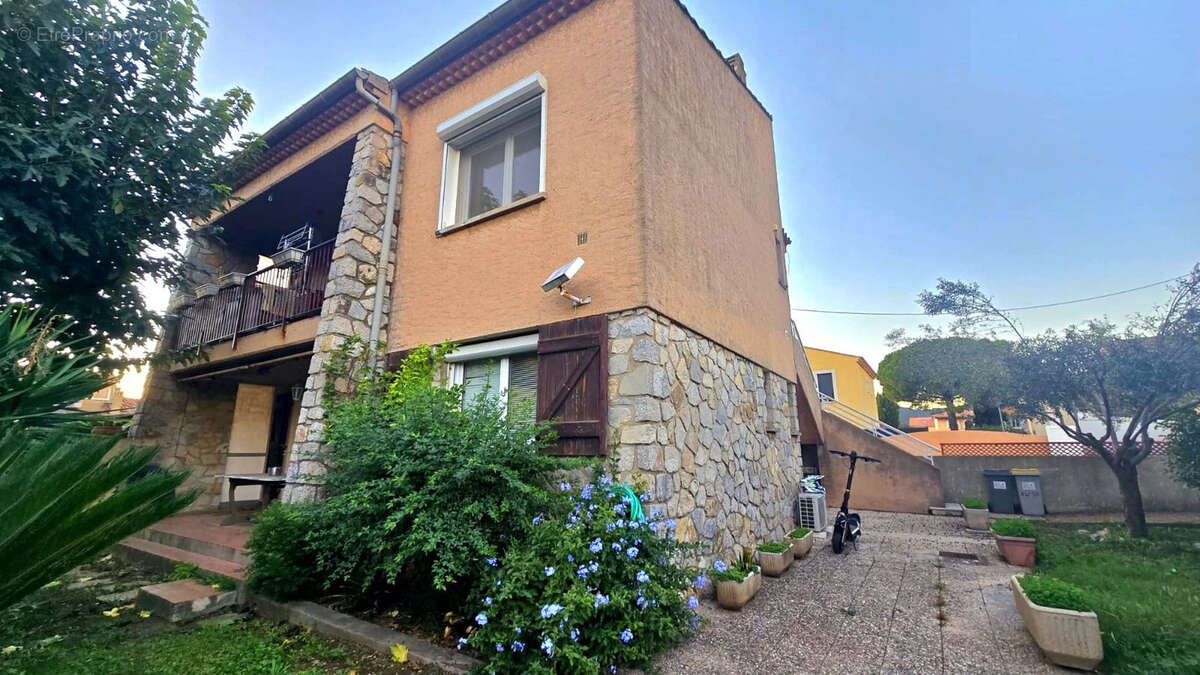 Appartement à LA CRAU