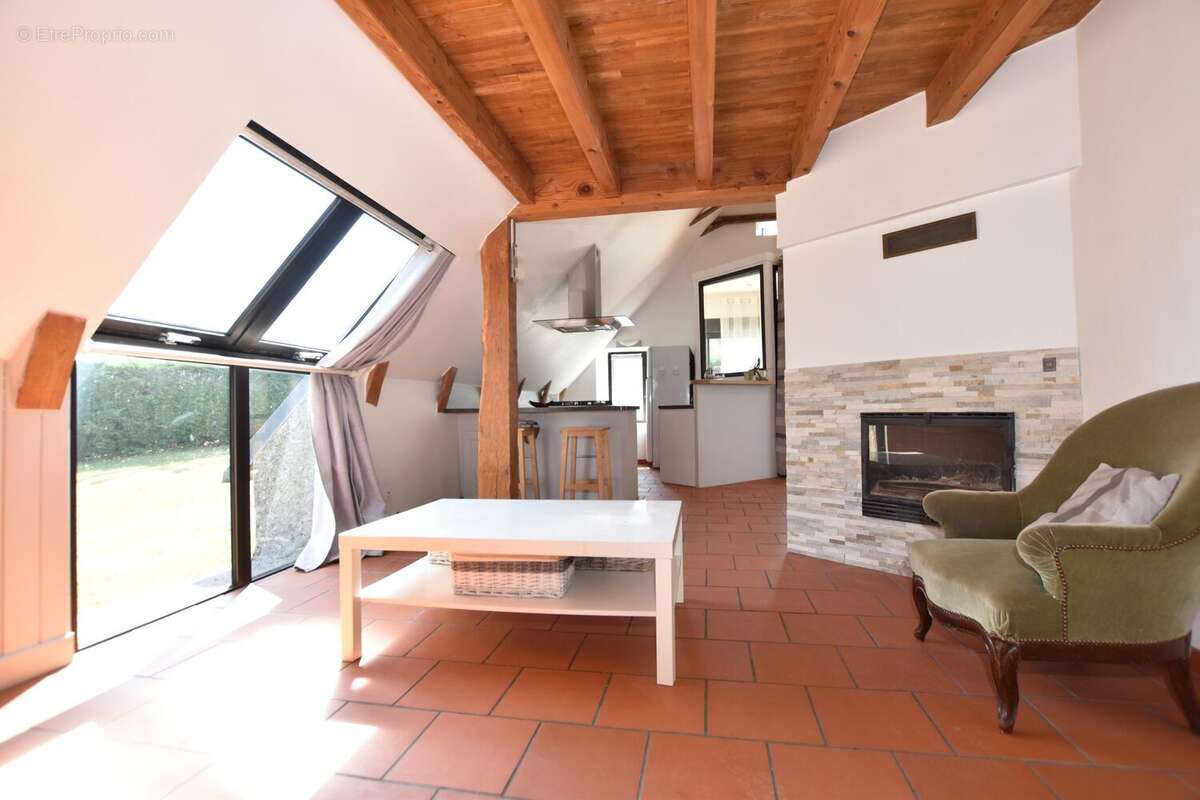 Maison 104 m² à Salers  - photo 2