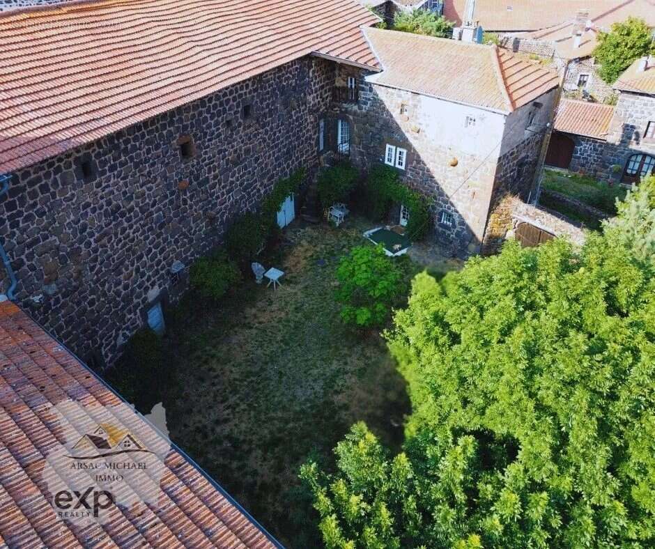 Maison à CAYRES