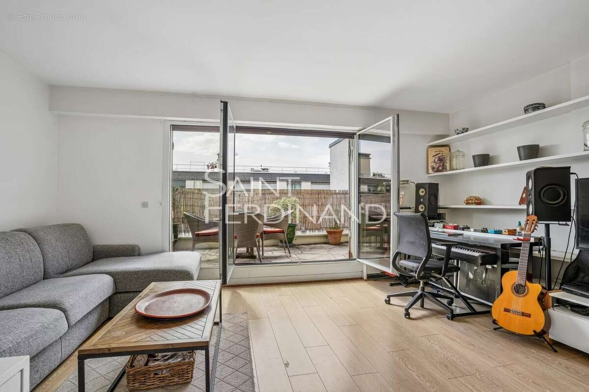 Appartement à NEUILLY-SUR-SEINE