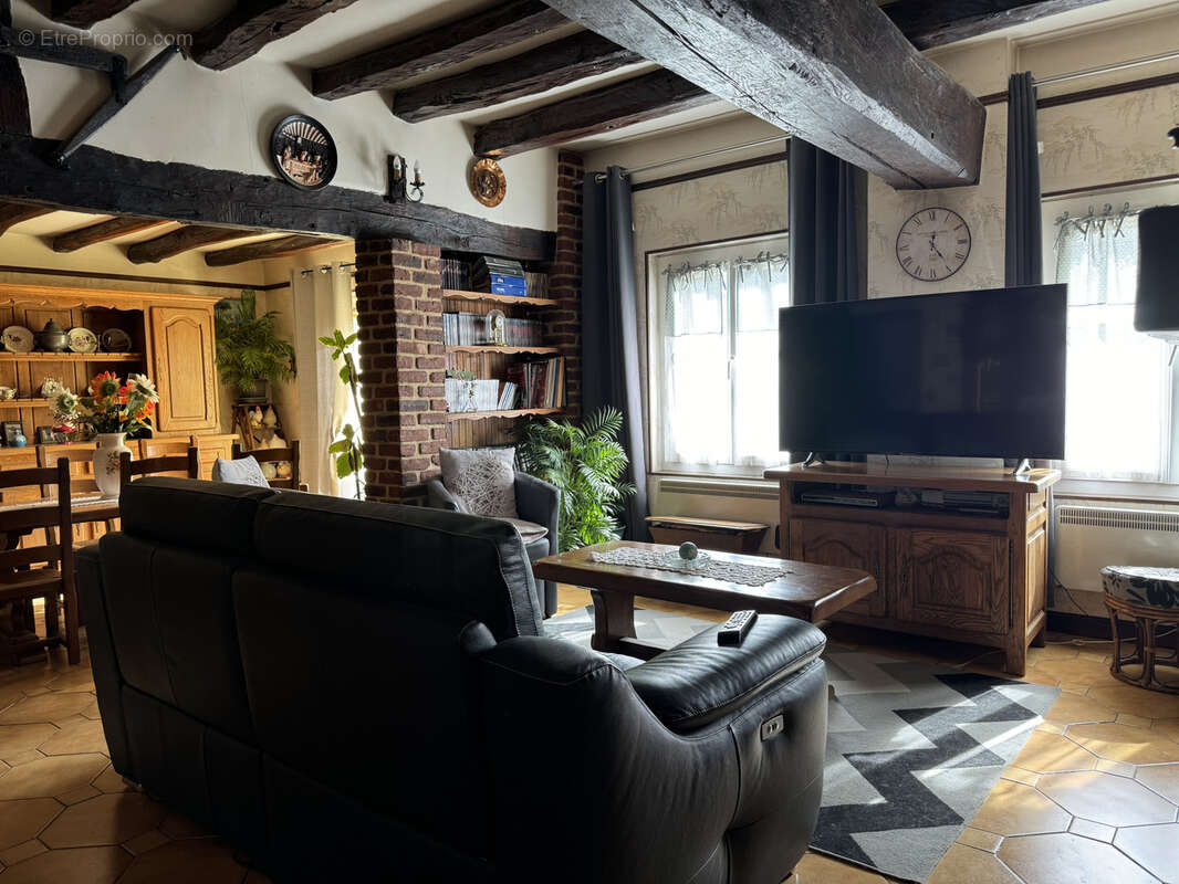 Maison à MONTCORBON