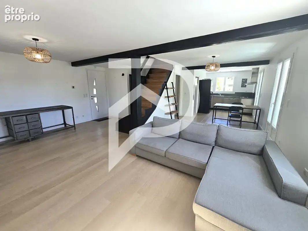 Maison 5 pièces de 130 m²  sur un terrain de 1310 m² - photo 3