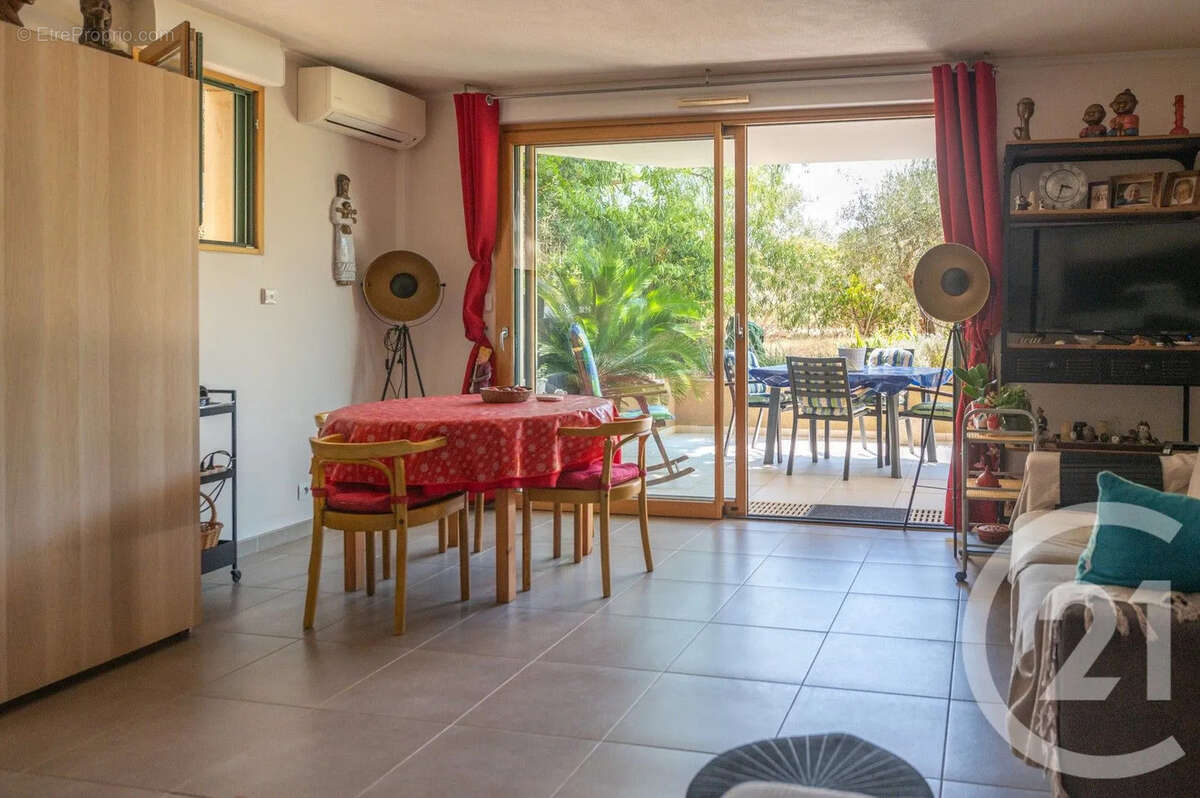 Appartement 50 m² à Cavalaire-Sur-Mer  - photo 5