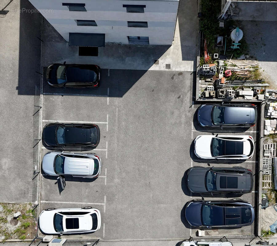 parking privatif - Commerce à VULBENS