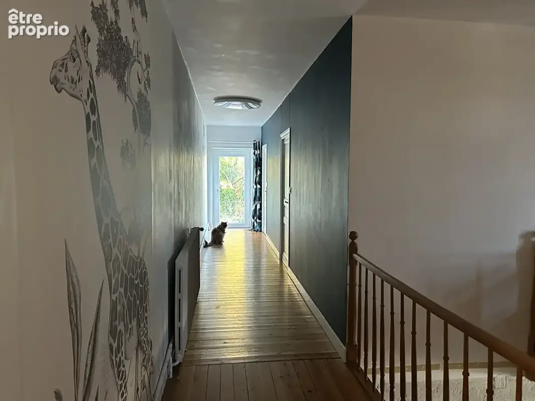 Belle maison de caractère rénovée avec élégance, aux beaux volumes et à la belle luminosité - photo 6