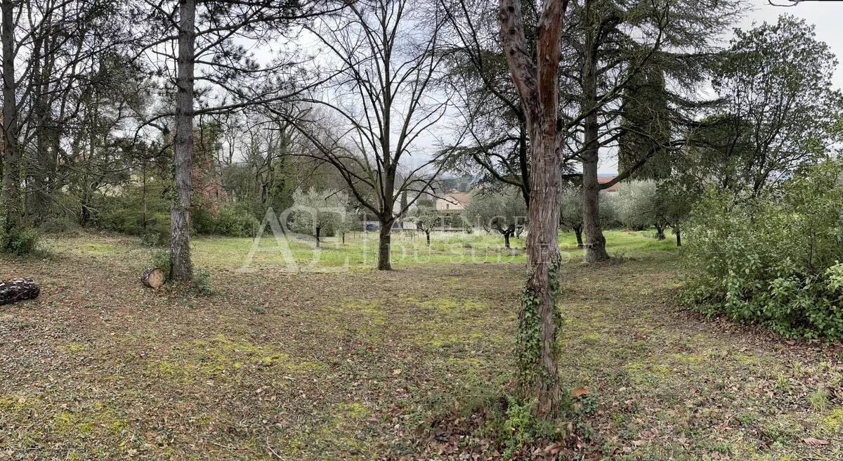 Terrain à AIX-EN-PROVENCE