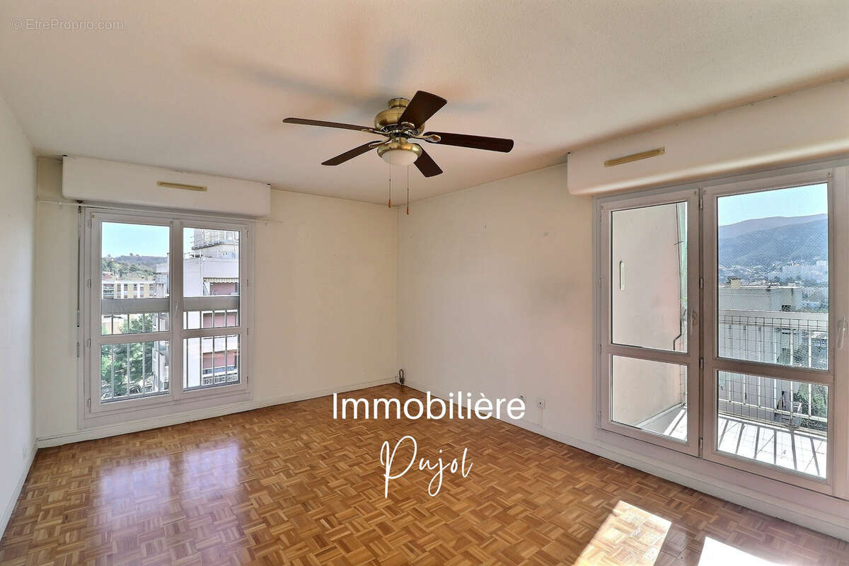 Appartement à MARSEILLE-11E
