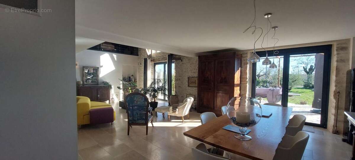 Maison à CREMPS