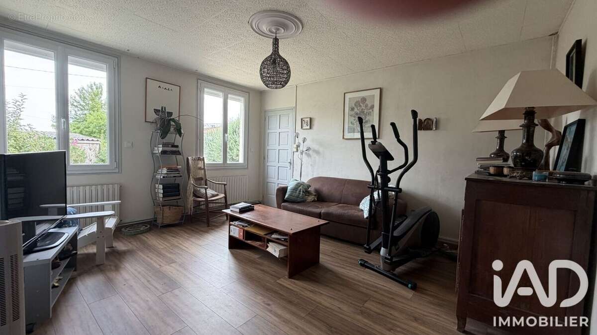 Maison 84 m² à Surgeres  - photo 3
