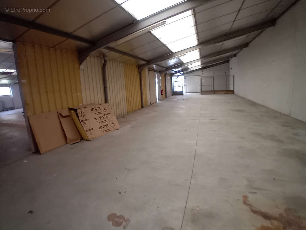 Commerce à LES HERBIERS