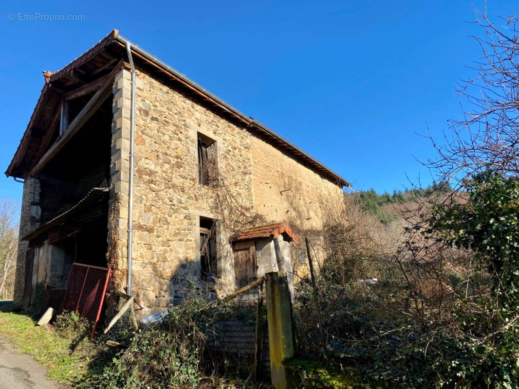Maison à AUGEROLLES