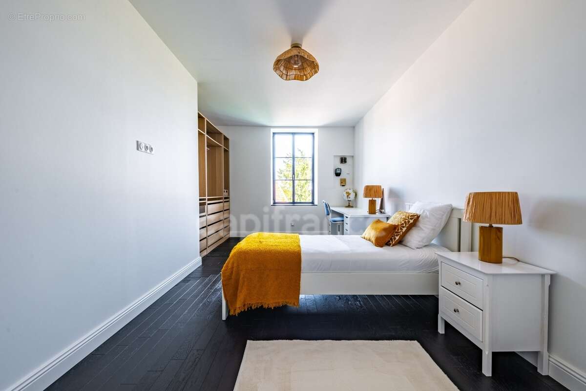 Propriété à vendre composée d'une demeure de Maitre et une deuxième maison avec piscine et jardin - photo 17