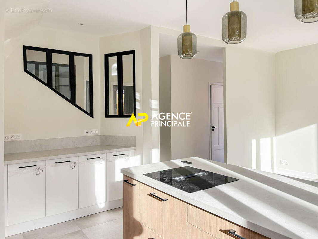 Maison à SARTROUVILLE