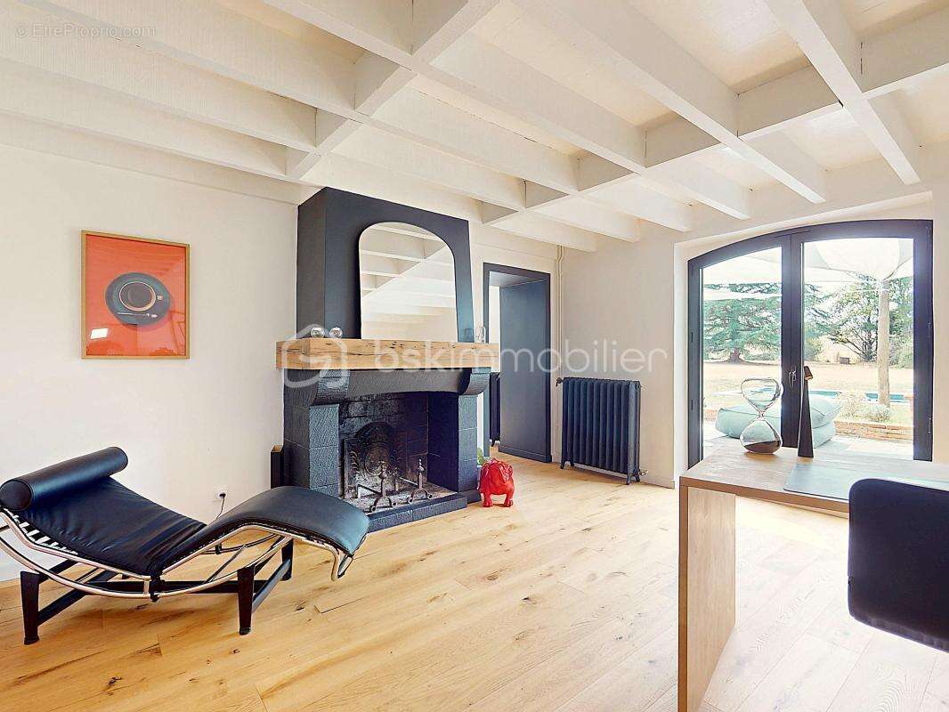 Propriete avec parc, dependance et piscine - photo 12