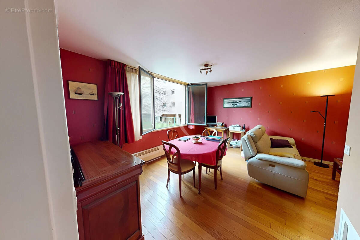 Appartement à PARIS-19E