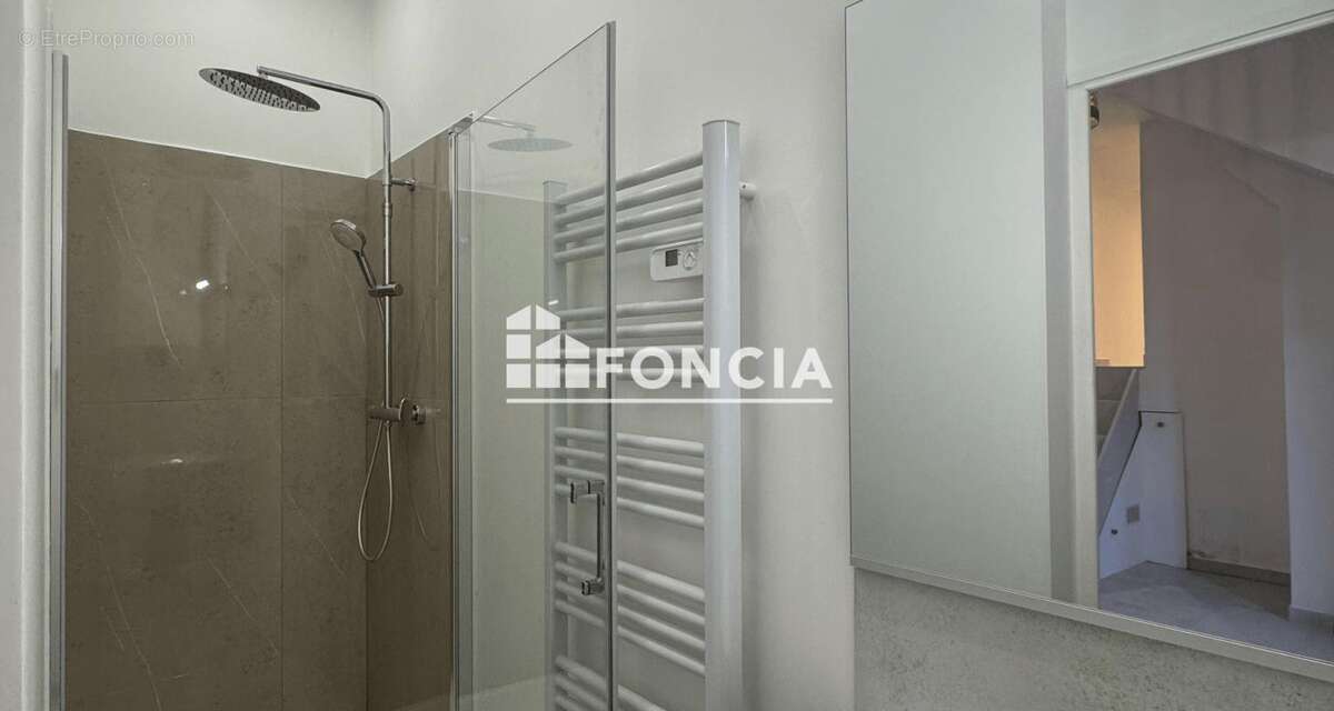 Appartement à ROQUEBRUNE-SUR-ARGENS