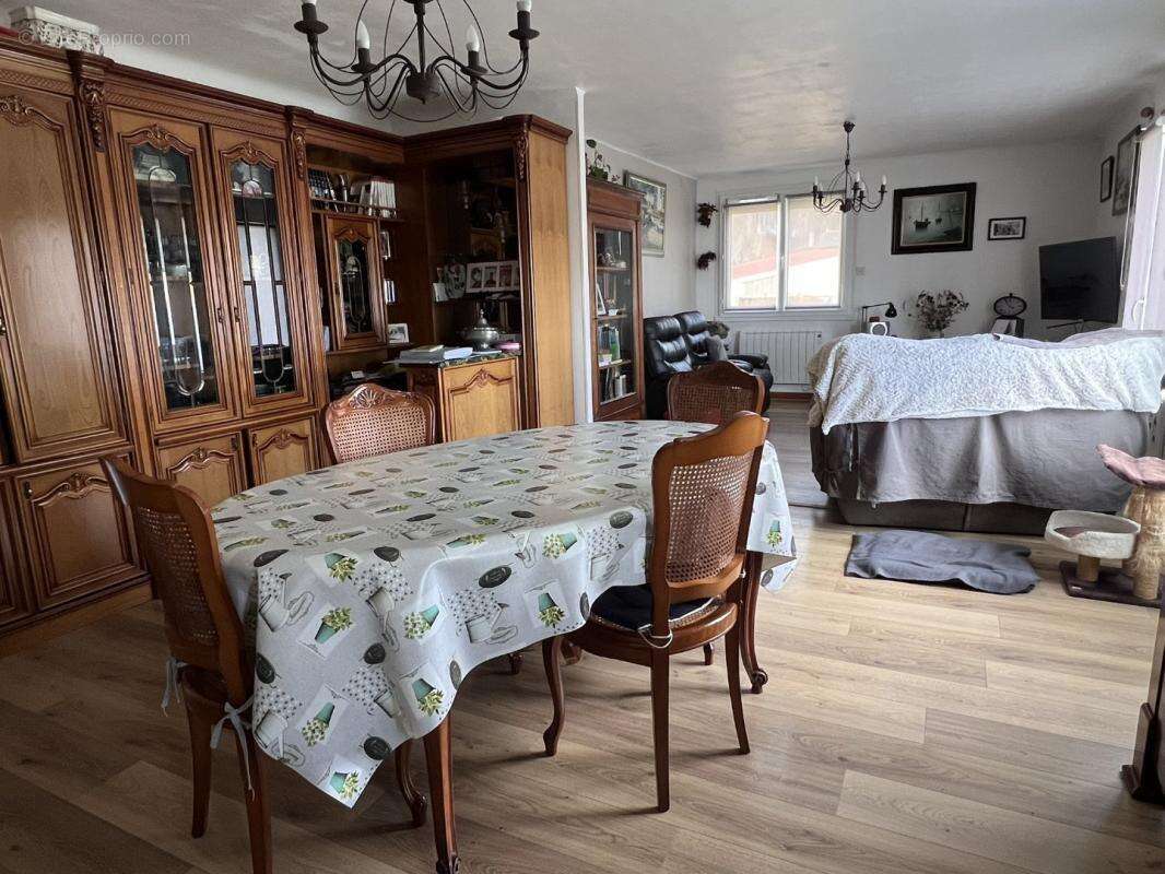 Appartement à LATRONQUIERE