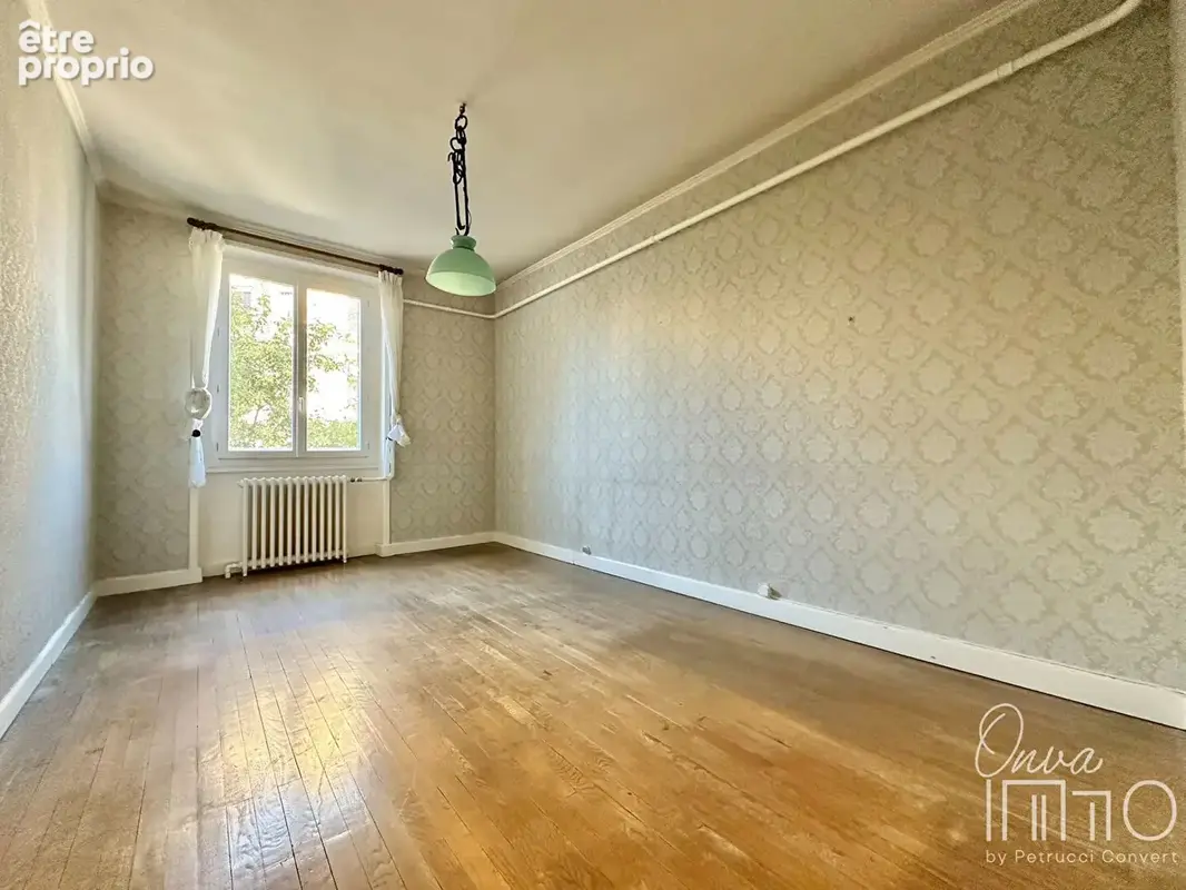 République/Charpennes - T4 de 98m² avec balcon et cave - photo 6