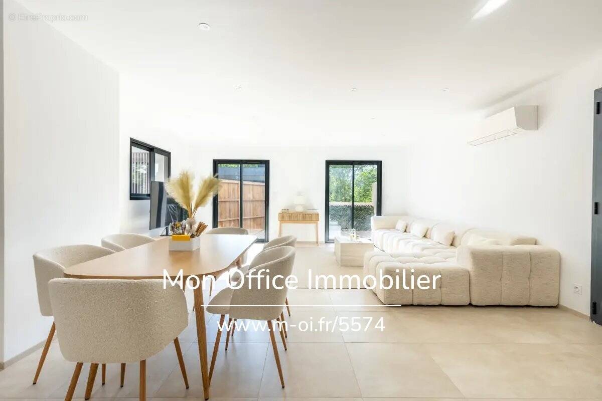 Maison à SIMIANE-COLLONGUE