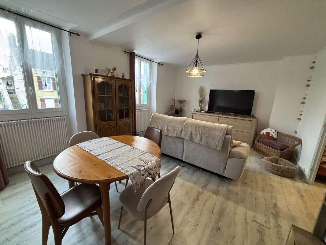 Appartement à FOURCHAMBAULT