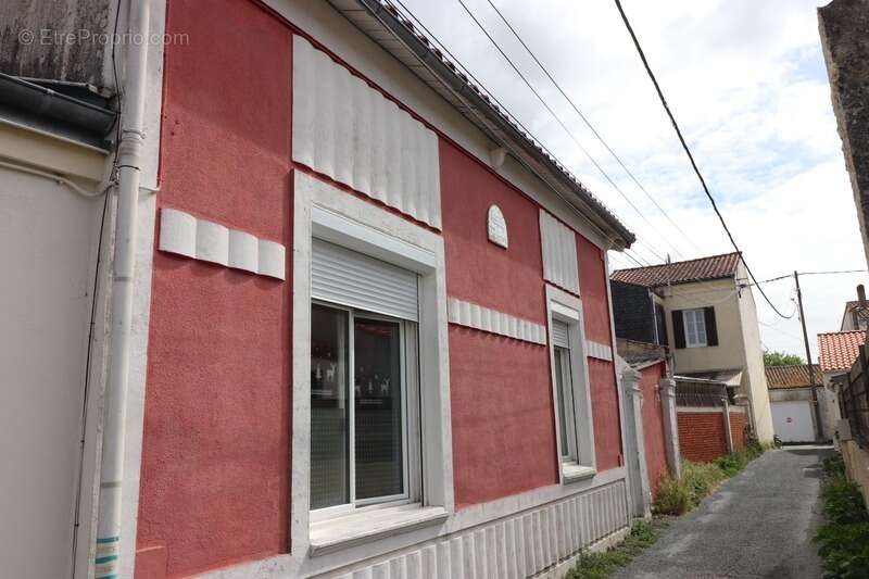 Maison de ville à vendre 3 pièces ROCHEFORT (17) - photo 4