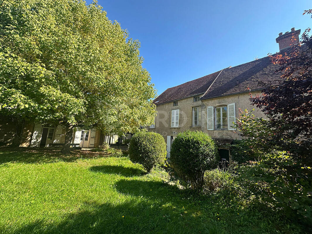 Maison à L'ISLE-SUR-SEREIN