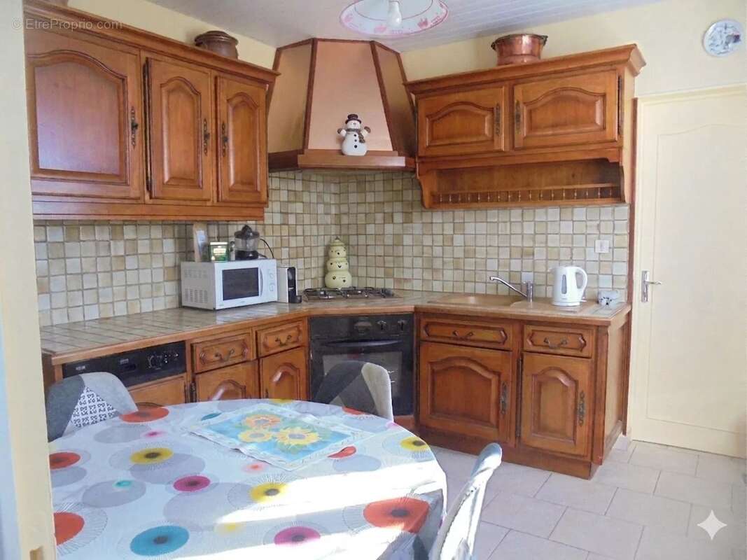 Maison à NEUVIC