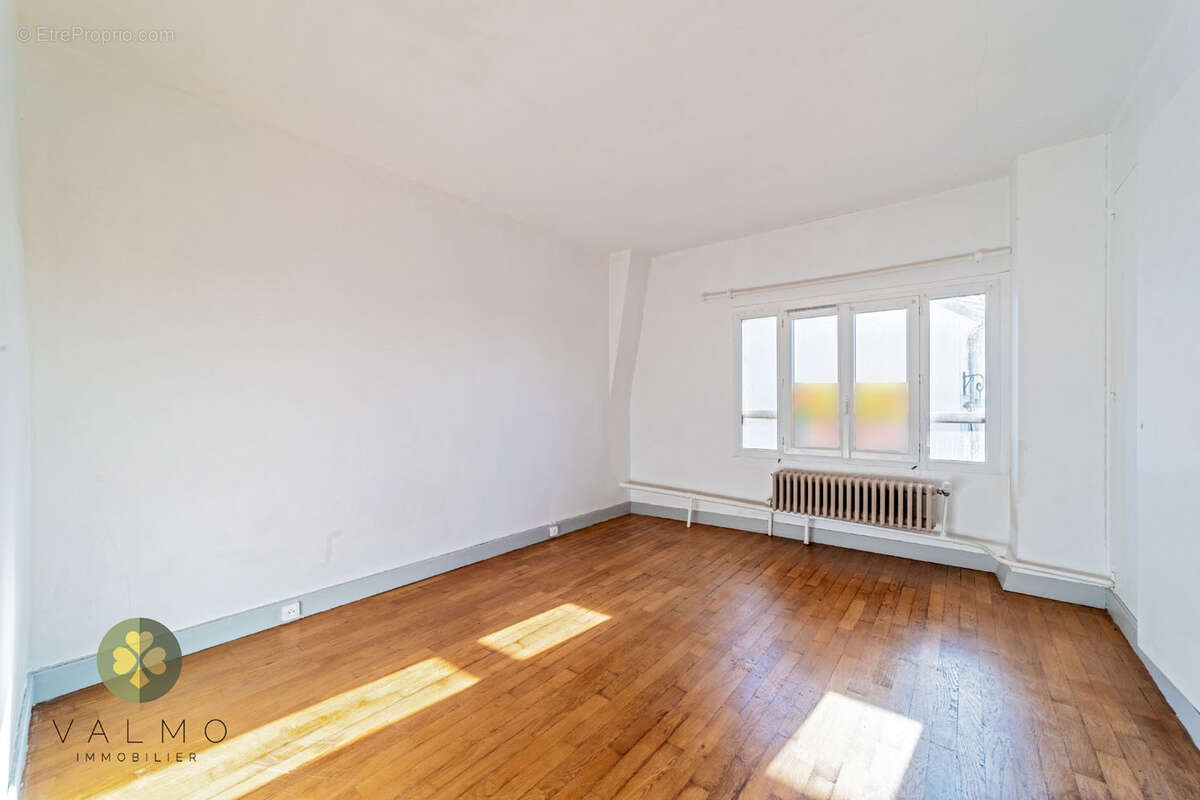 Maison à VILLIERS-SAINT-FREDERIC