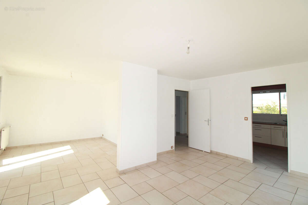 Saint-sylvain-d'anjou, maison 6 chambres, grand terrain - photo 4